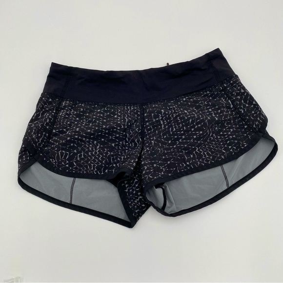 Lululemon Low Rise Pattern Printed Lined Shorts Athletic Sporty Running Size‎ 4 - Picture 1 of 5